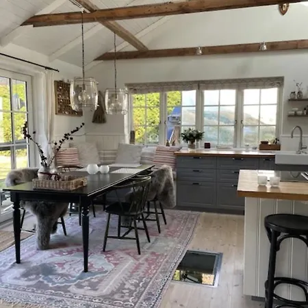 Cozy Summer House In With Soul And History *