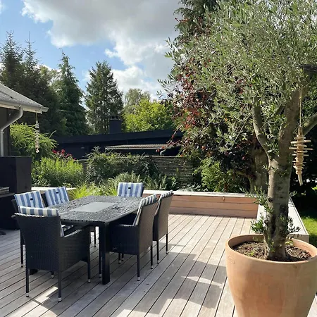 Cozy Summer House In With Soul And History Hornbæk