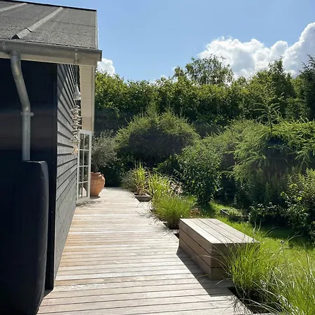 Cozy Summer House In With Soul And History Ferienhaus